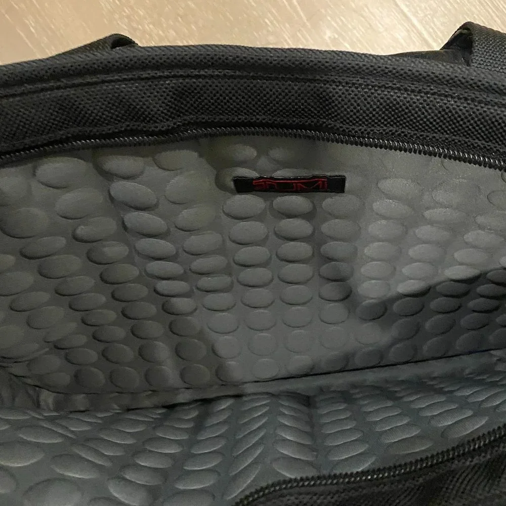 TUMI Slim Laptop Bag Briefcase Unisex design
